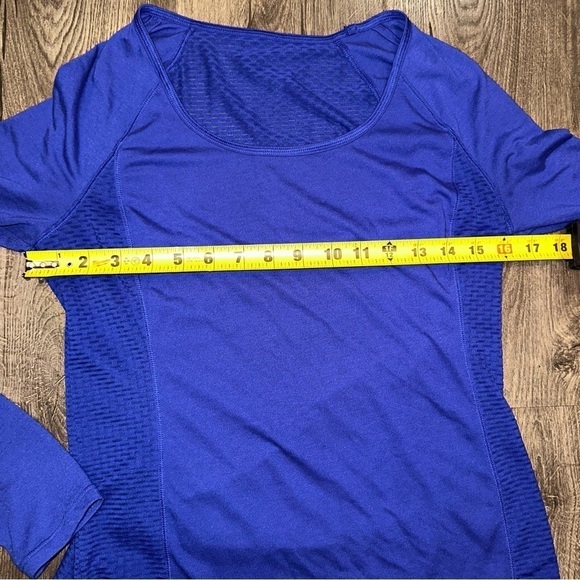 Under Armour Athlete Pullover Thumb Holes Zipper Pocket Purple Mesh Reflective S - Picture 5 of 9